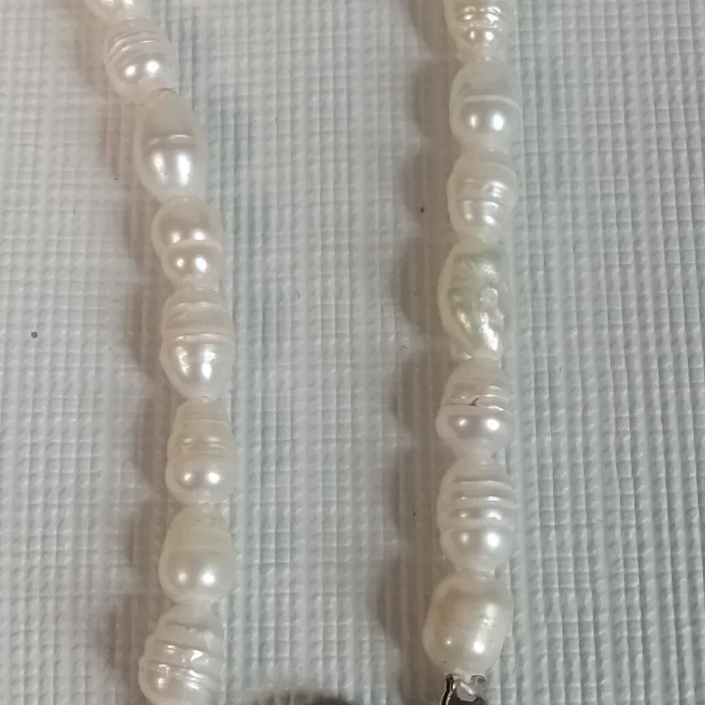 Natural White Pearl Beaded Rhinestone Encrusted Silver Circle Pendant Necklace